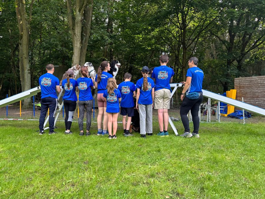 Gemeinsamer Trainingsmoment in der Jugendarbeit des Schönfließer HSC